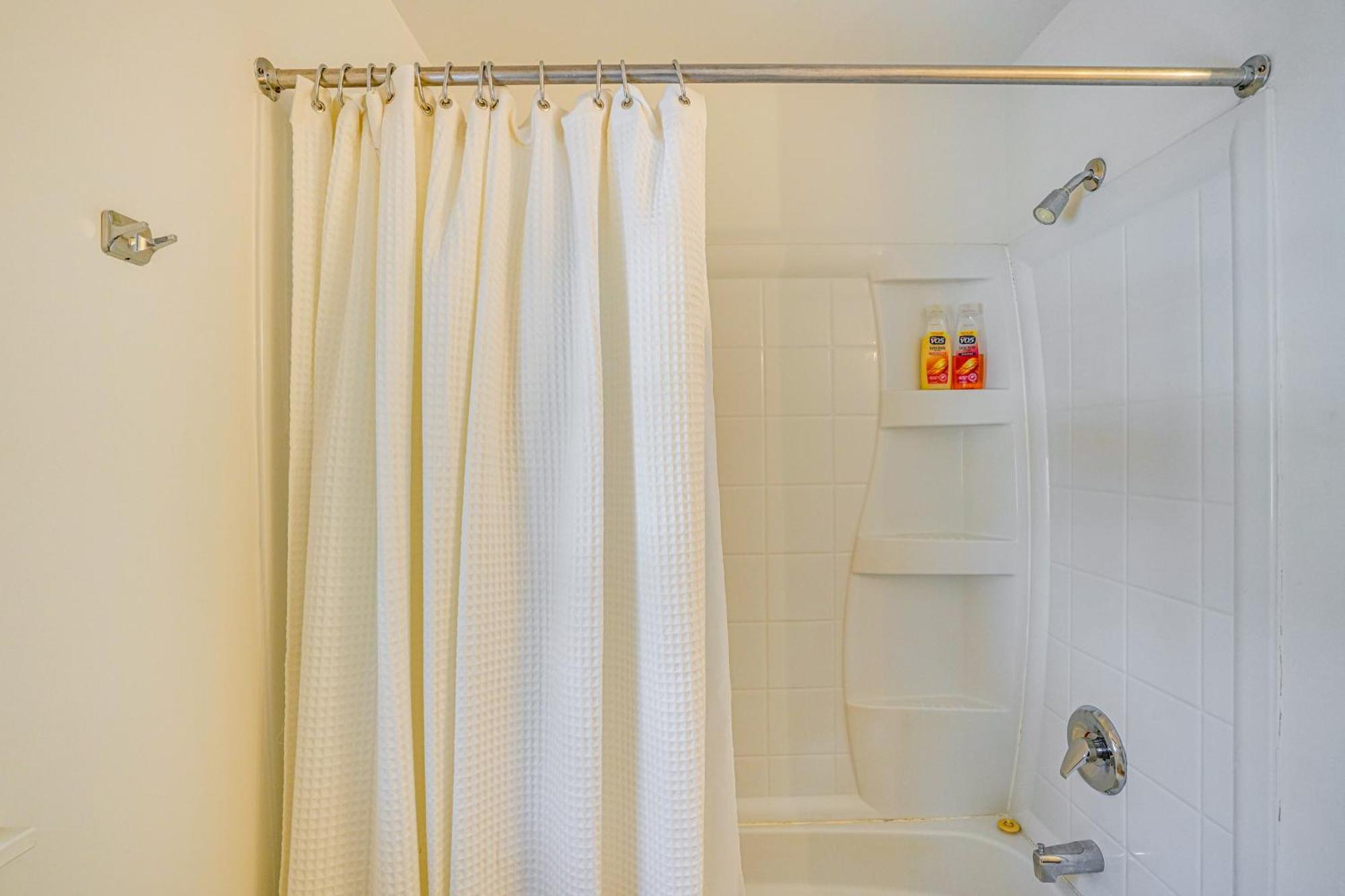 Private Guest House In Dtwn Lenox, Walk To Dining! Luaran gambar