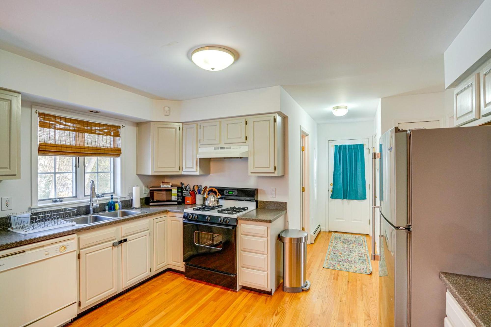 Private Guest House In Dtwn Lenox, Walk To Dining! Luaran gambar