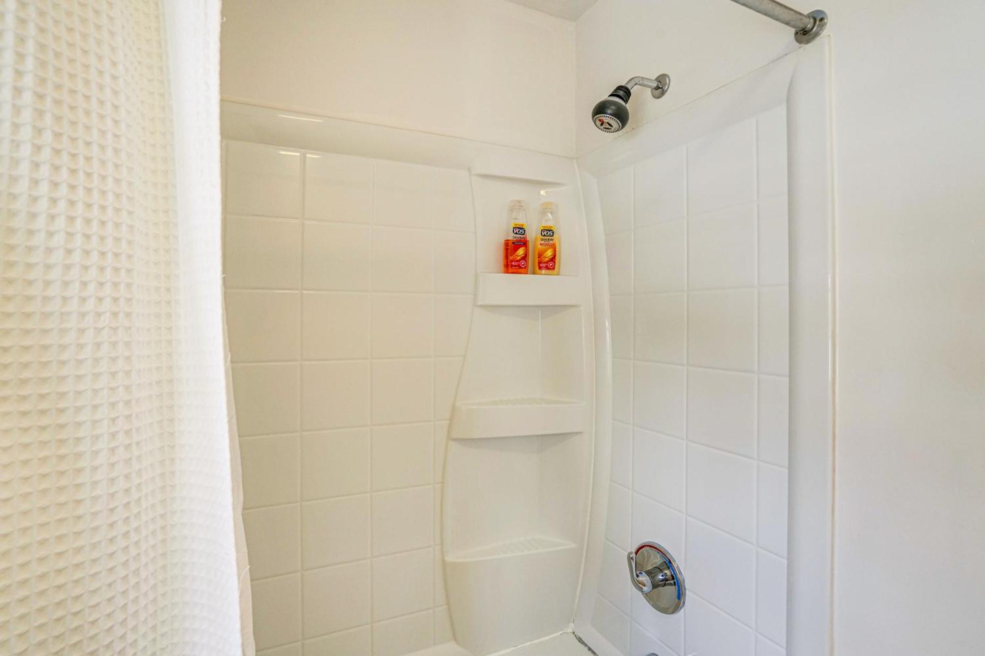 Private Guest House In Dtwn Lenox, Walk To Dining! Luaran gambar